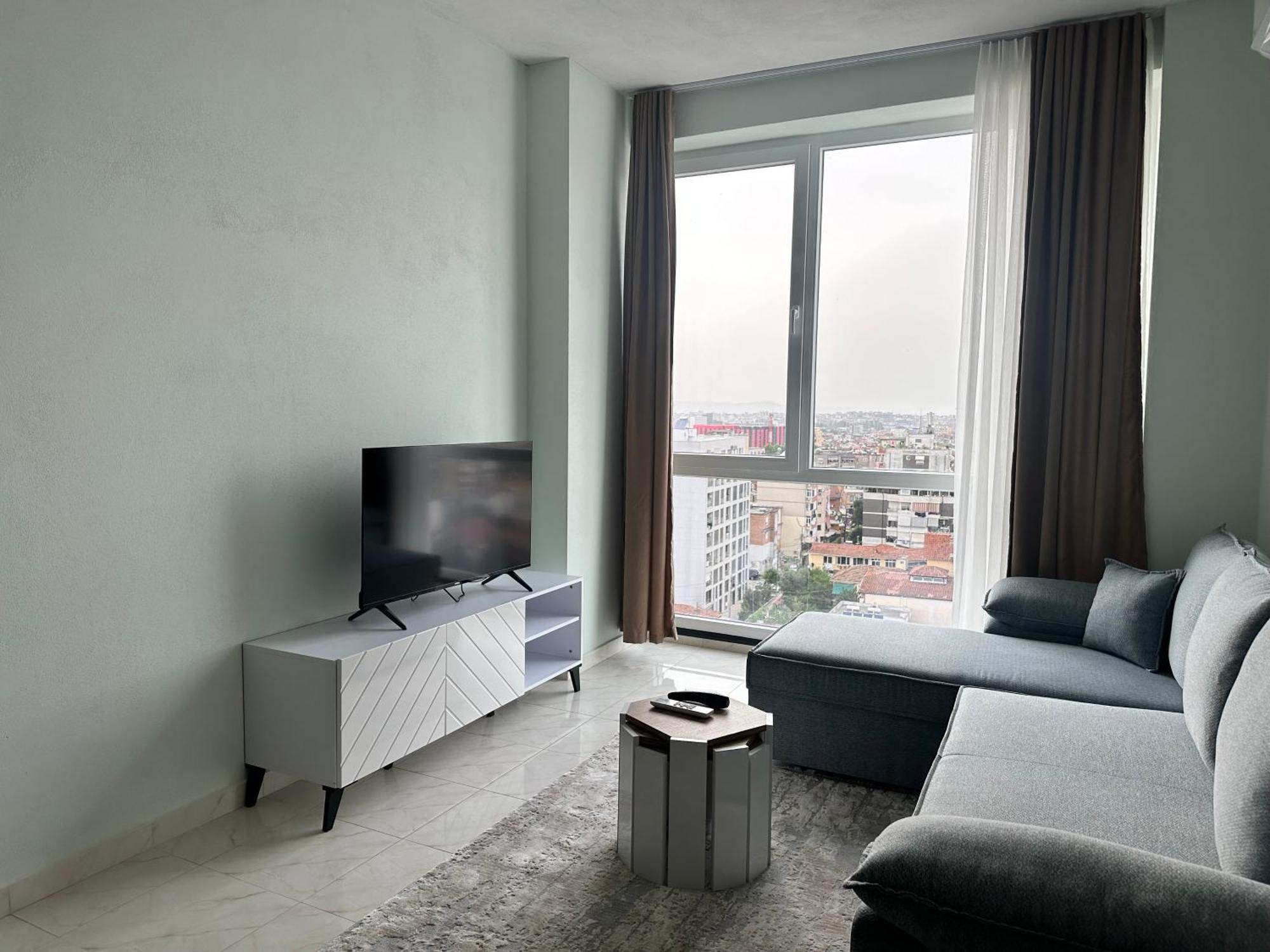 Luxury With Parking * Тирана
