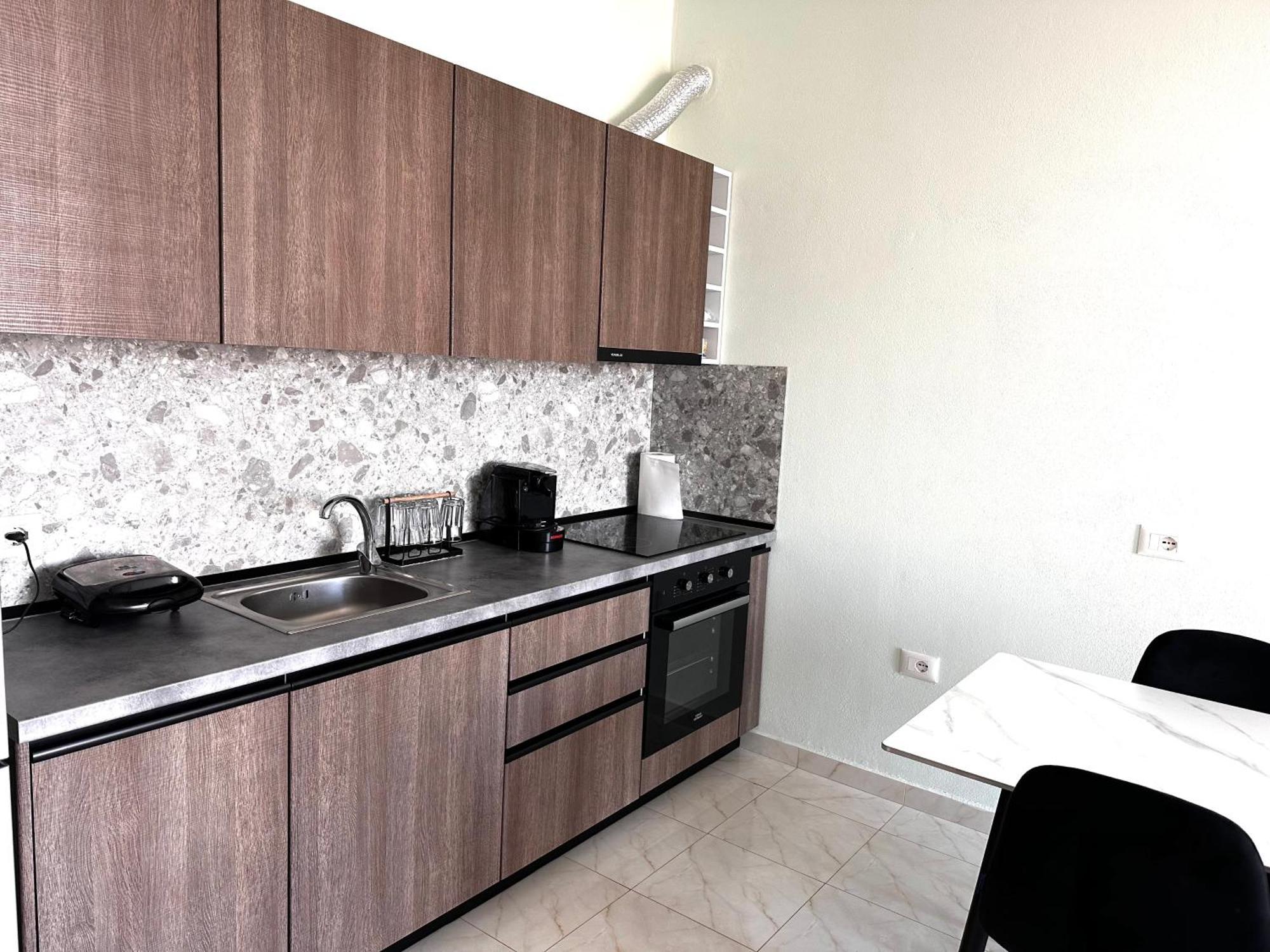 Luxury With Parking * Тирана